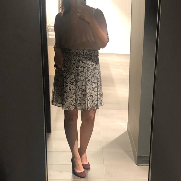 Burberry Silk Pleated Skirt Size US 6/M - Picture 11 of 11